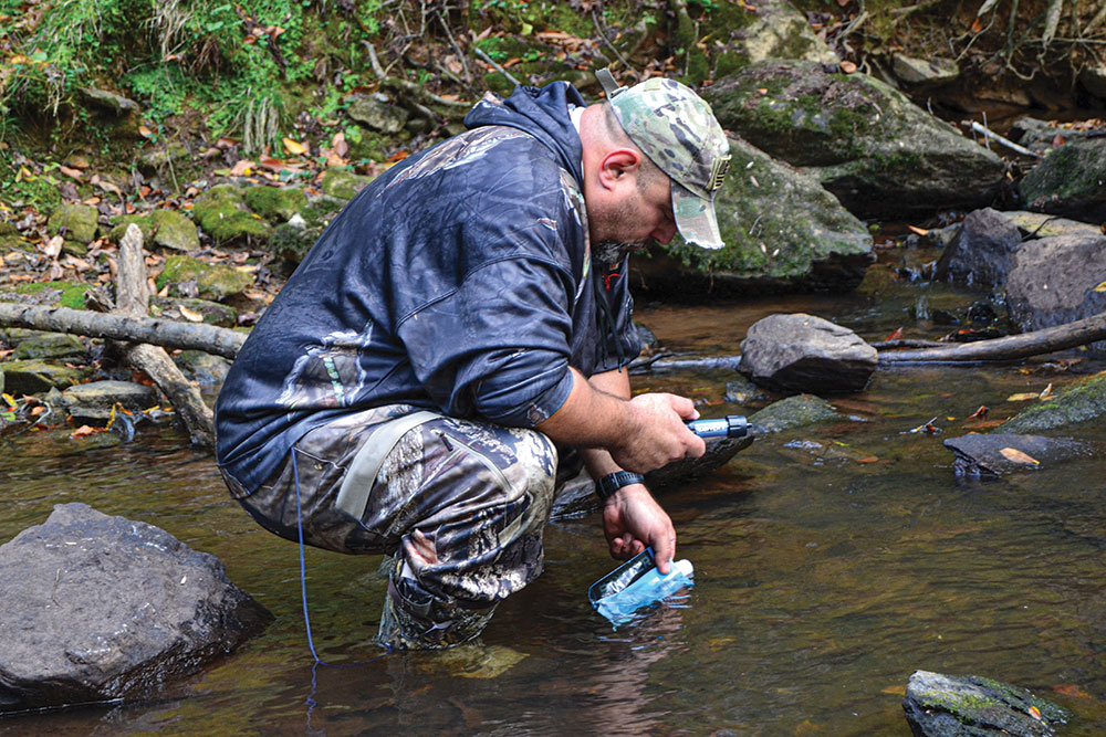 A personal water filtration device