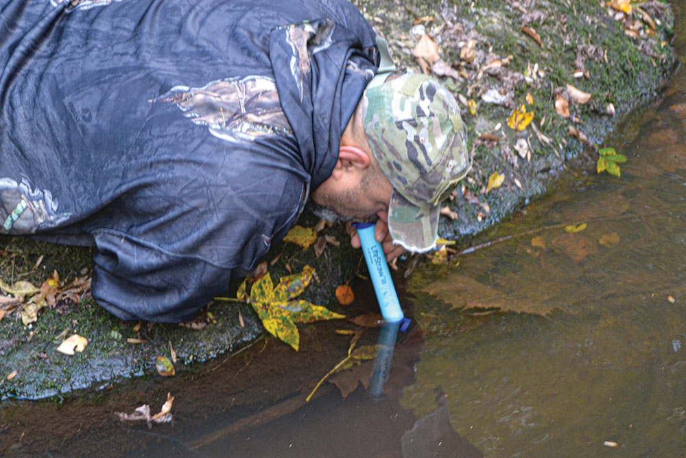 A personal water filtration device