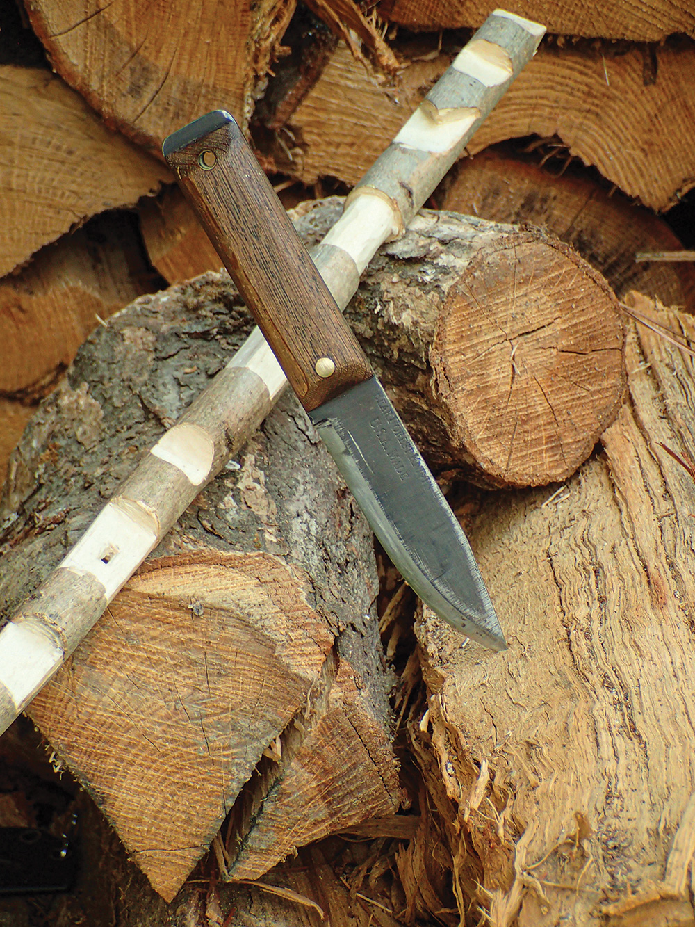 Does anyone know if there is a real world version of the utility knife from Sons of the Forest? : r/knives