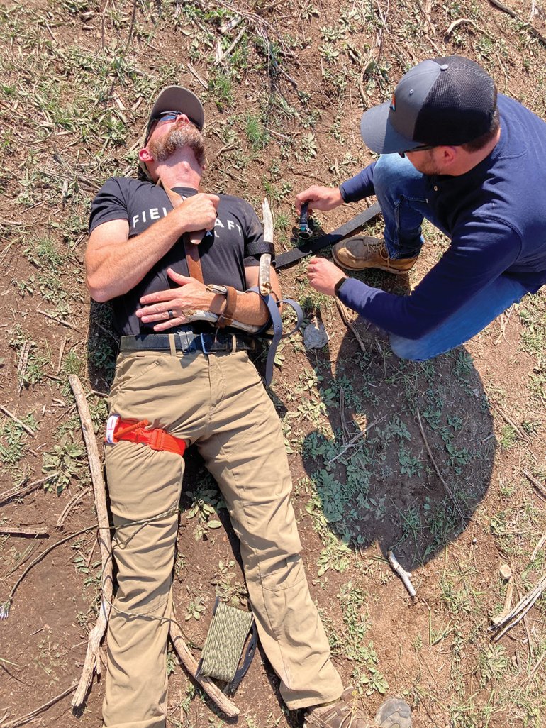 FIELDCRAFT SURVIVAL American Outdoor Guide