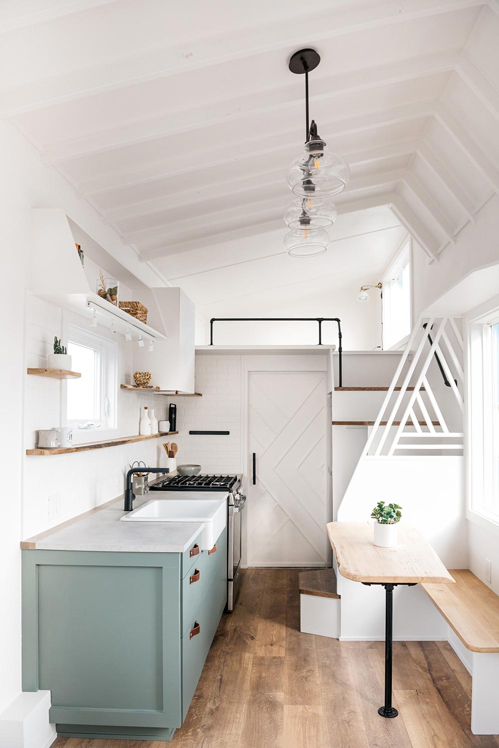 Living a minimalist life in tiny house